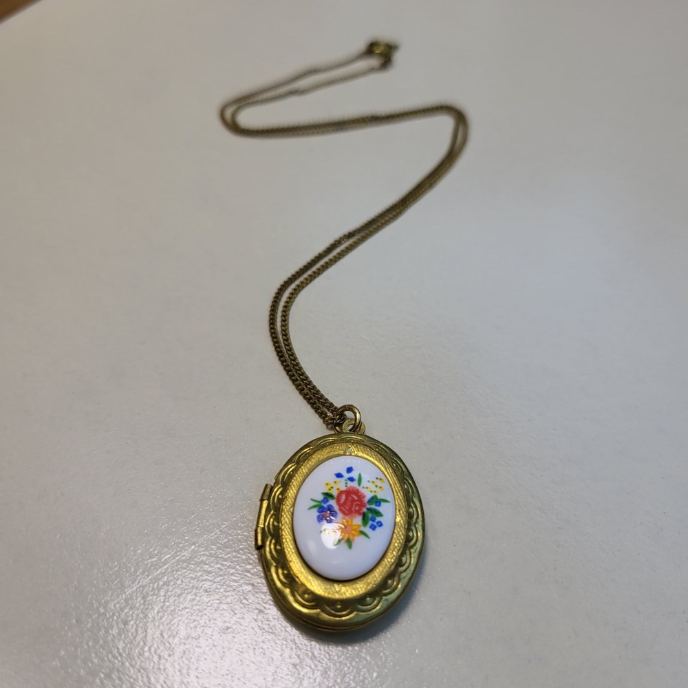 Vintage Locket Necklace Gold Tone Brass Floral Painted Porcelain Etched 2 sided
